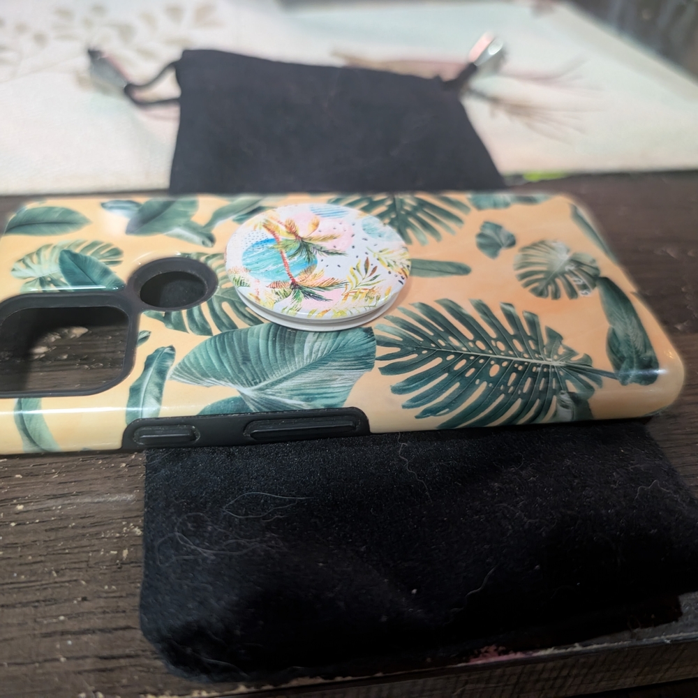 Burga Tropical Leaf Phone Case - Green and Yellow - Picture 3 of 7